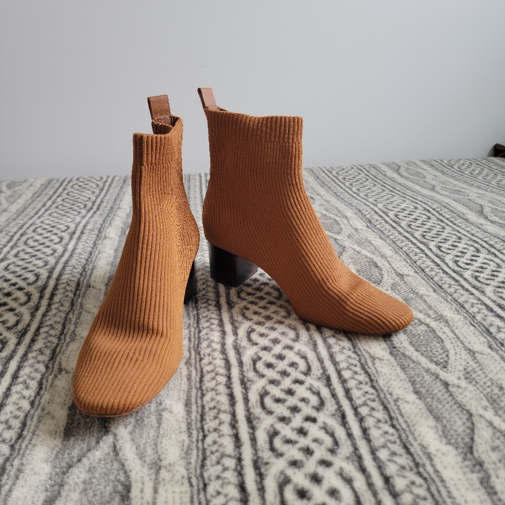 Everlane ReKnit Glove Boot in Toffee, size 8.5, EUC